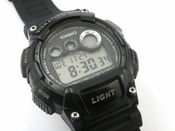 Gents CASIO Vibration Alarm W-735H DM Watch - 100m