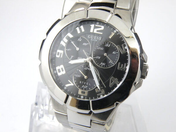GUESS Gents Silver and Black Dial Bracelet Watch (l90199G3)