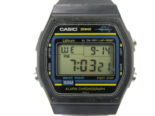 Mens Vintage CASIO W-24 Digital Sports Watch - 50m